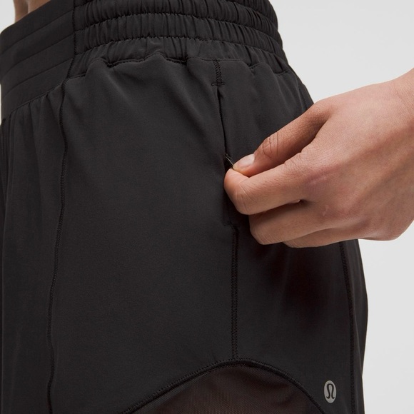 Lululemon Hotty Hot High-Rise Lined Shorts 4" Black Size 10 - Picture 7 of 14